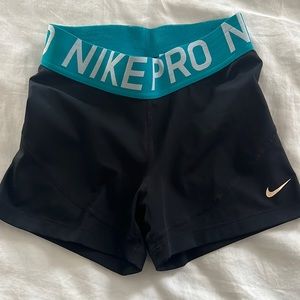 Nike pro small short